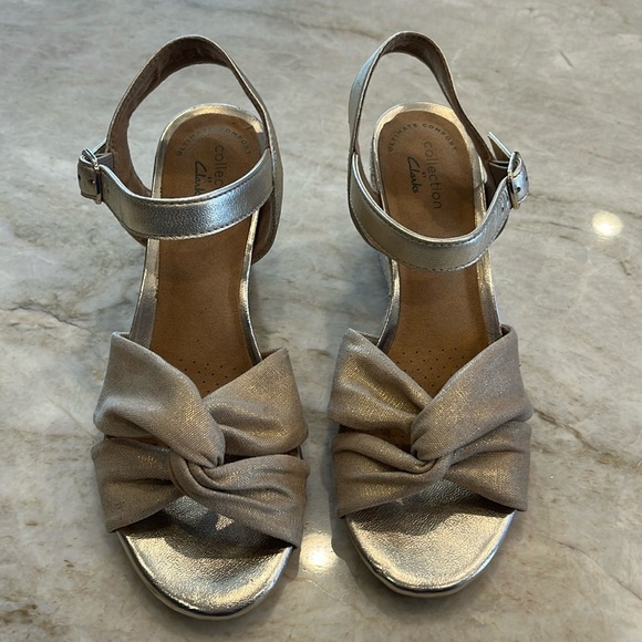 Clarks‎ | Margee Beth Wedges | Gold | Size 6.5 M - Picture 5 of 10
